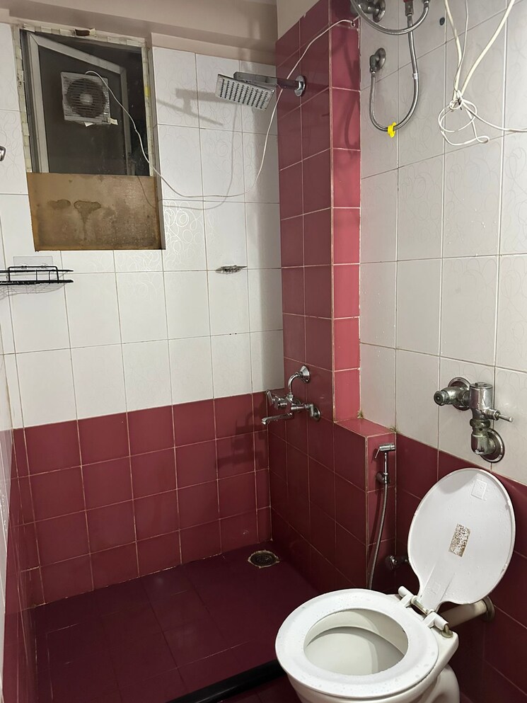 Bathroom, hiranandani-estate-penrose 1 Bedroom 450 Sq.Ft. Apartment In Thane West Thane 8988815