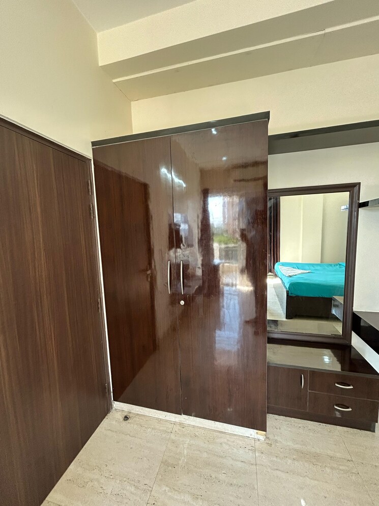  Parking, vatika-city 1 RK 450 Sq.Ft. Builder Floor In Sector 49 Gurgaon 8988812