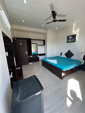 1 RK Builder Floor For Rent in Vatika City, Sector 49