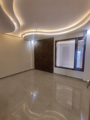 Room in 5 BHK Independent House at Sahastradhara Road – for Sale