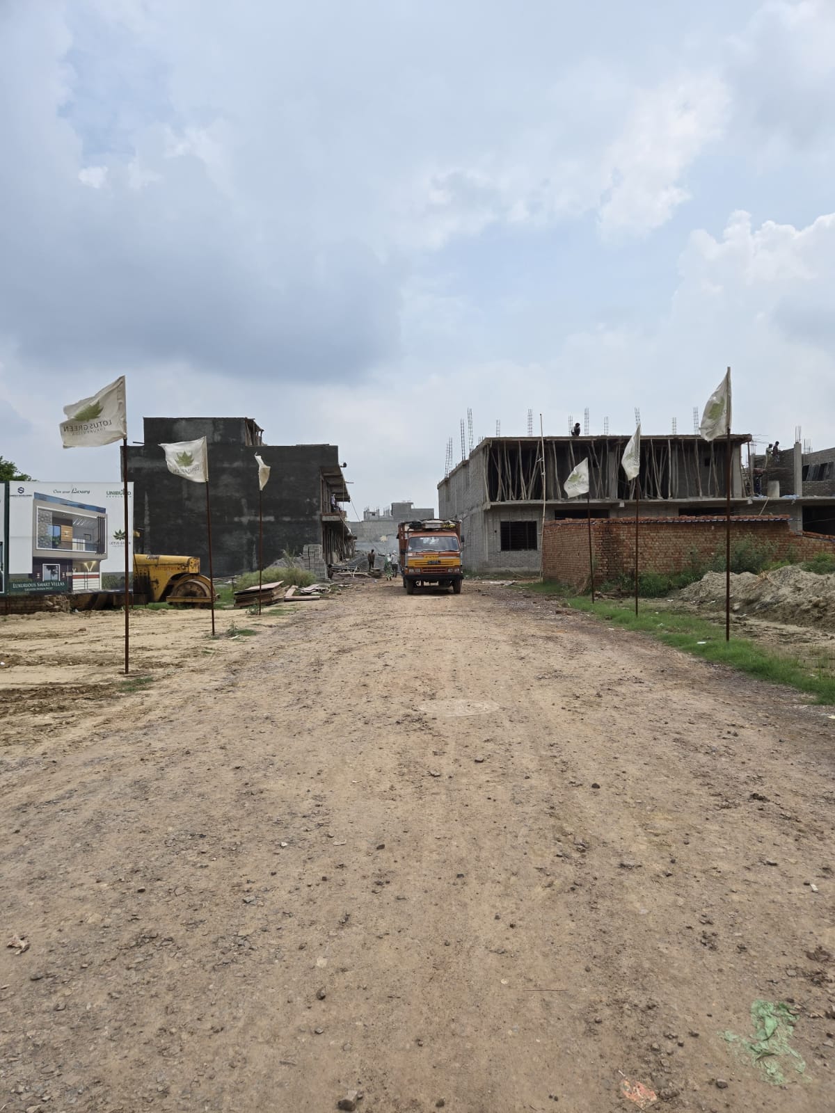 3 BHK + Study Room Villa For Sale in Luxury Reality 