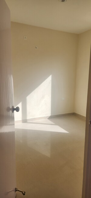 Room in 4 BHK Apartment at SARE Petioles, Sector 92 – for Sale