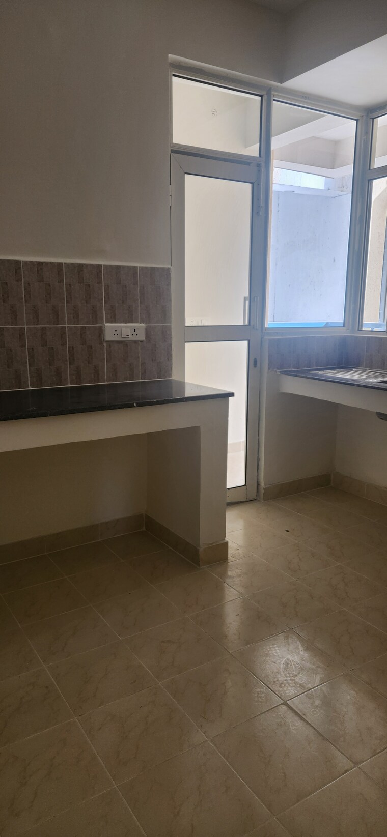 Balcony, sare-petioles 4 Bedroom 2180 Sq.Ft. Apartment In Sector 92 Gurgaon 8988846