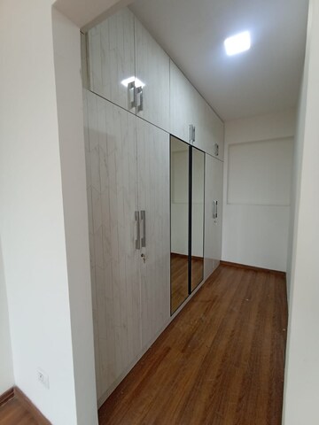 Room in 4 BHK Apartment at Godrej Woods, Sector 43 – for Rent