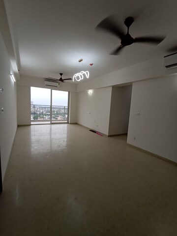 Room in 4 BHK Apartment at Godrej Woods, Sector 43 – for Rent