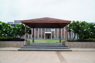  Plot – Exterior View View at Vidhan Sabha Marg - for Sale