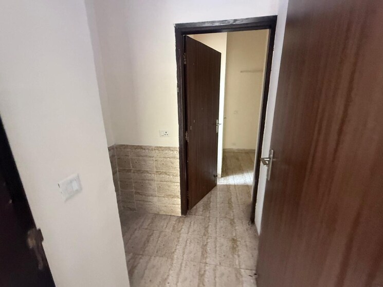 Room, sector 102 3 Bedroom 1852 Sq.Ft. Apartment In Sector 102 Gurgaon 8988871