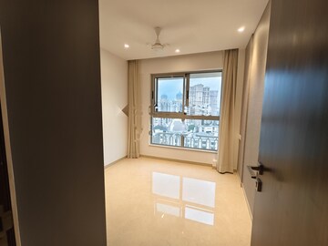 Room in 2 BHK Apartment at Hiranandani Highland, Powai – for Rent