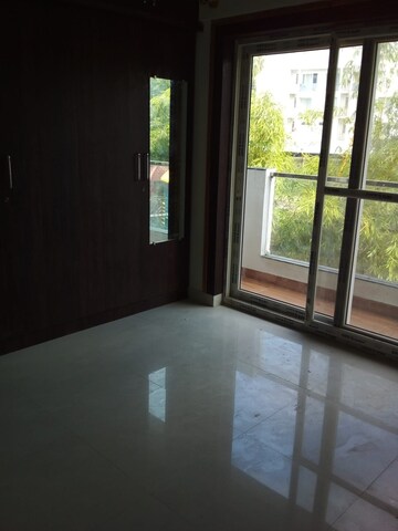 Room in 2.5 BHK Apartment at Arna Meadows, Bannerghatta Road – for Rent
