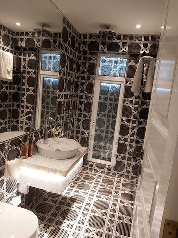 Bathroom in 3 BHK Apartment at Lokhandwala Infrastructure Minerva, Mahalaxmi – for Rent