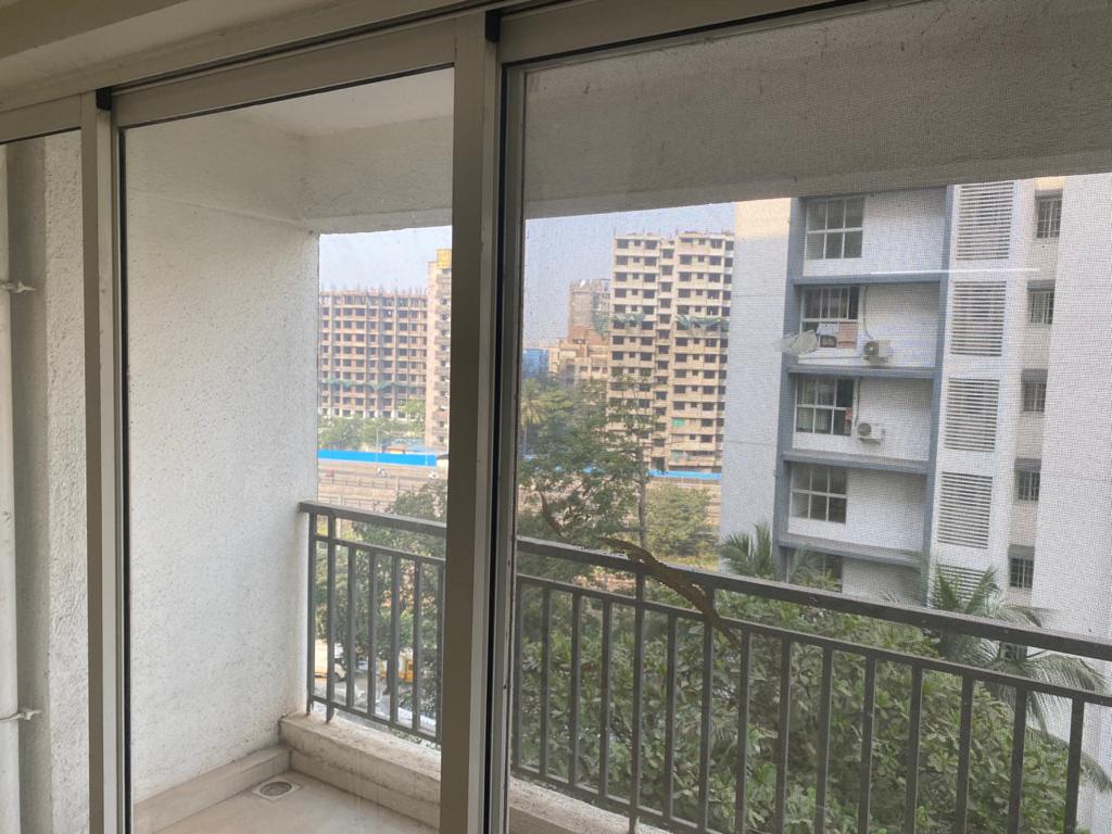 2 BHK Apartment For Rent in Hiranandani Maitri Park