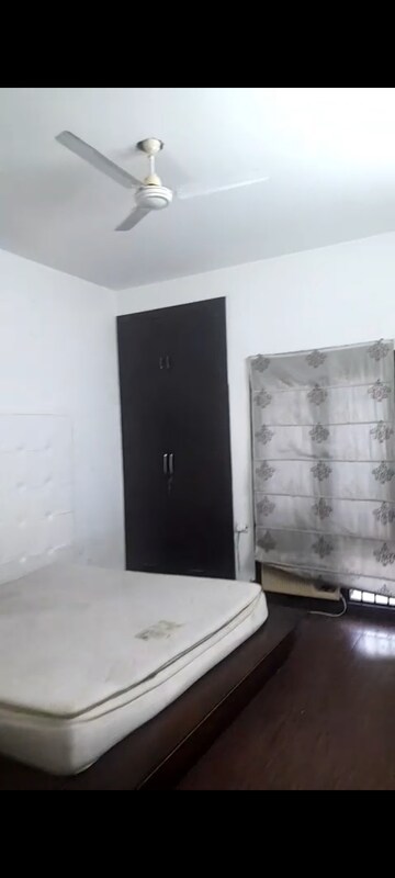 Room in 3 BHK Builder Floor at Jakhan – for Rent