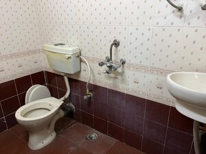 Master Bedroom in 2 BHK Apartment at Simran Palace Apartments, Sanpada – for Sale