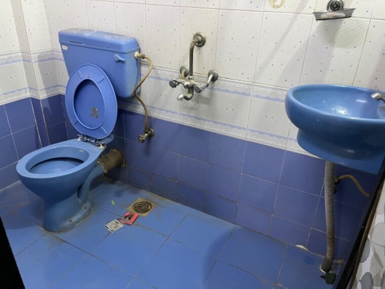 Bathroom, simran-palace-apartments 2 Bedroom 625 Sq.Ft. Apartment In Sanpada Navi Mumbai 8988993