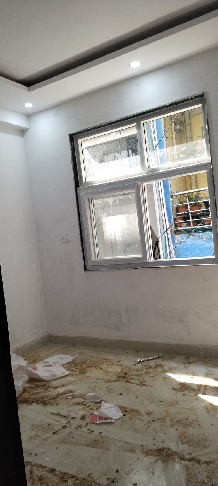 Room, mayur vihar phase 1 3 Bedroom 900 Sq.Ft. Builder Floor In Mayur Vihar Phase 1 Delhi 8988992