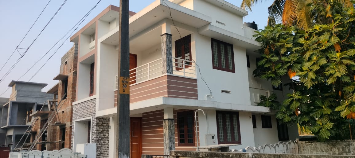 4 BHK + Servant Room,Study Room,Extra Room Independent House For Sale in Kuttoor