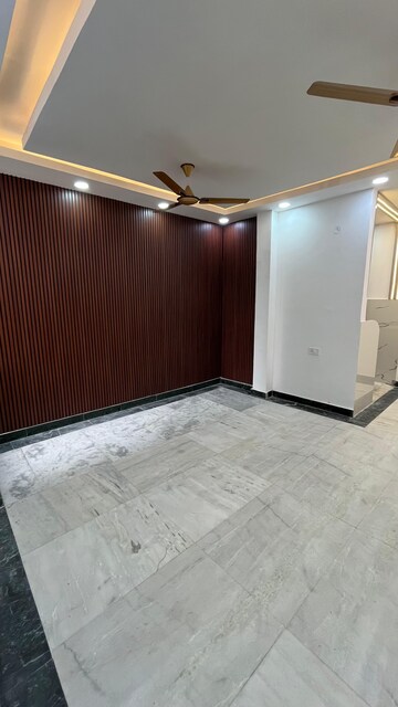 Room in 2 BHK Builder Floor at Vasundhara Sector 3 – for Rent