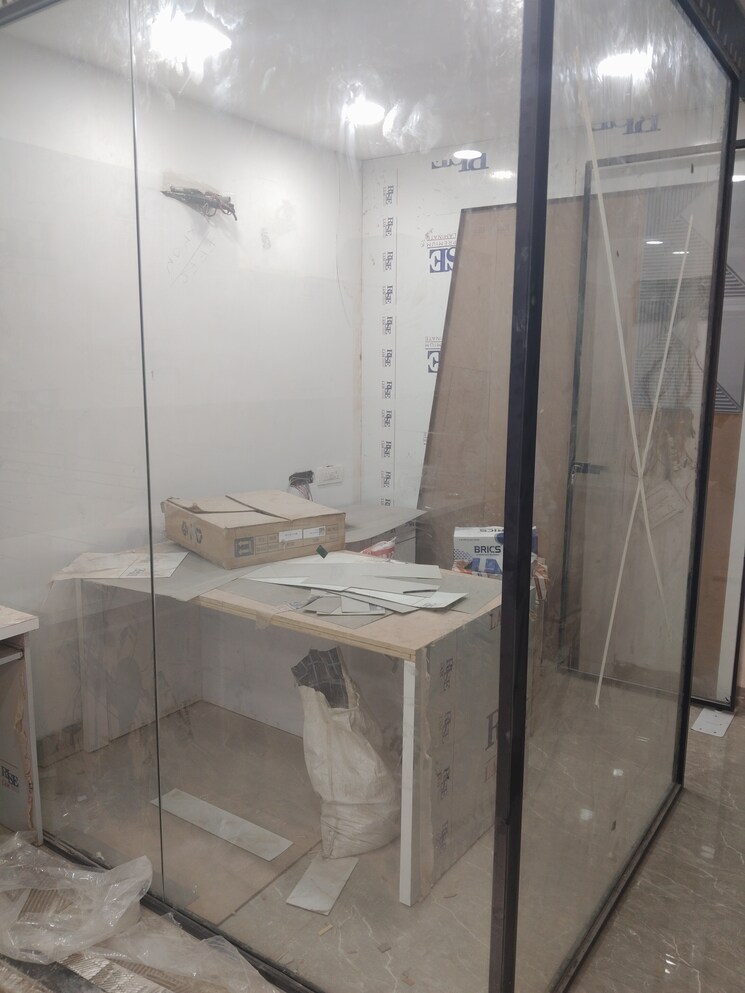 Bathroom, netaji subhash place Commercial Office Space 549 Sq.Ft. In Netaji Subhash Place Delhi 8989014