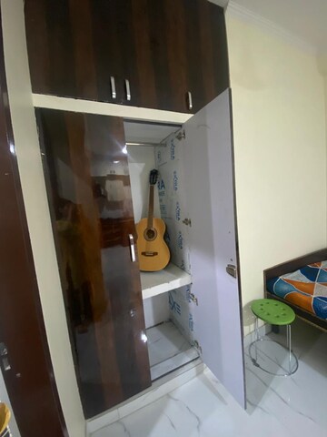 Furnished Amenities in 1 BHK Apartment at Old DLF Colony, Sector 14 – for Rent