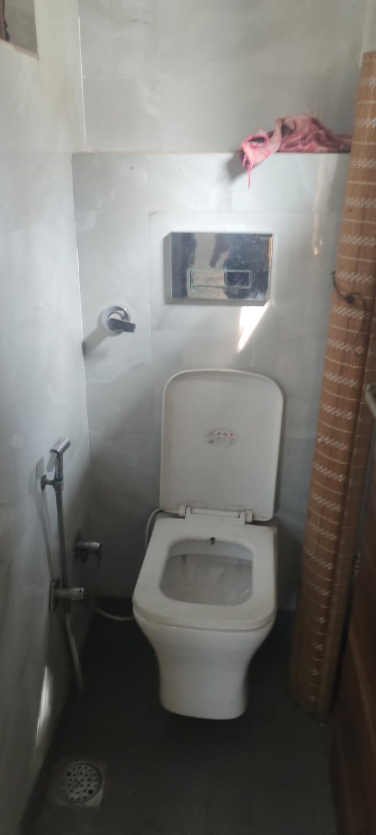 Bathroom, rohini 2 Bedroom 700 Sq.Ft. Builder Floor In Rohini Delhi 8989024