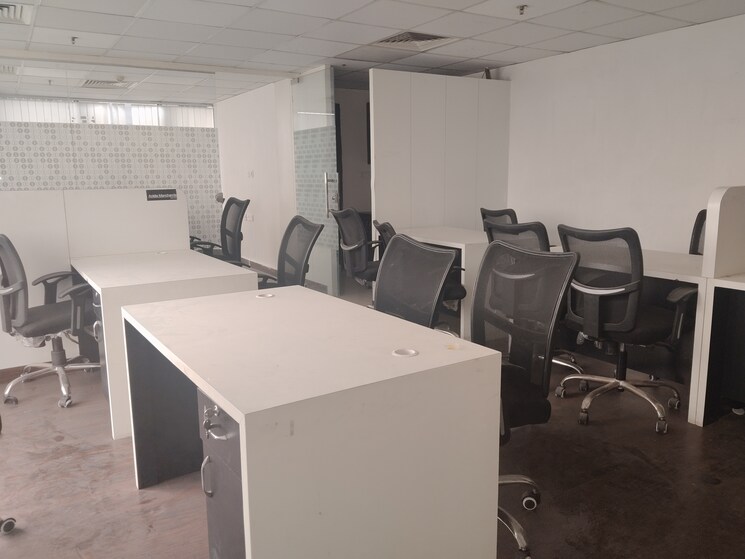 Team Area, netaji subhash place Commercial Office Space 959 Sq.Ft. In Netaji Subhash Place Delhi 8989052