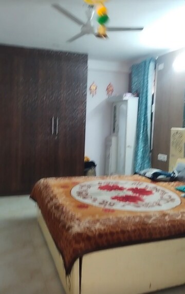Bedroom in 4 BHK Builder Floor at Mayur Vihar Phase 1 – for Rent
