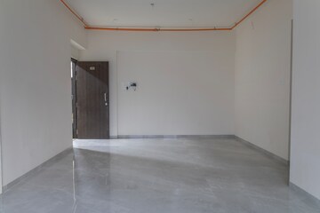 Room in 3 BHK Apartment at Mulund West – for Sale