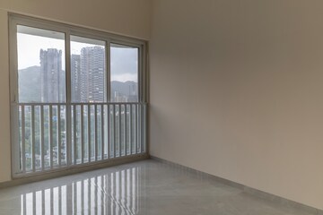 Room in 3 BHK Apartment at Mulund West – for Sale