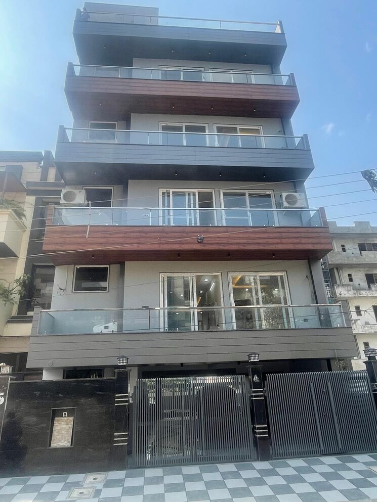 Exterior View, sushant-lok-2 3 Bedroom 300 Sq.Yd. Builder Floor In Sector 57 Gurgaon 8989072