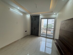 Room in 3 BHK Builder Floor at Sushant Lok 2, Sector 57 – for Sale