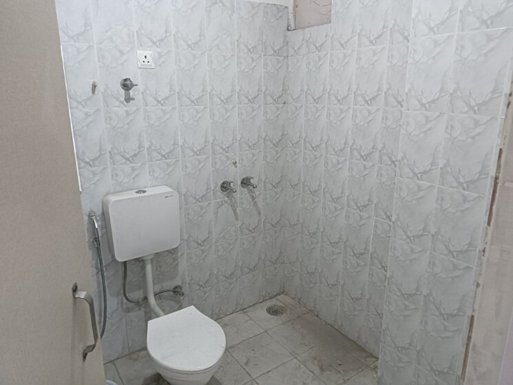 Bathroom, sarvome-shree-homes 3 Bedroom 745 Sq.Ft. Apartment In Sector 45 Faridabad 8989152