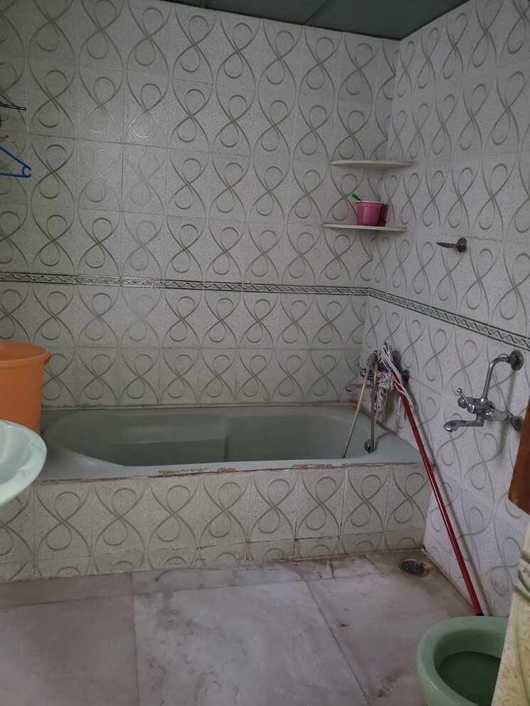 Bathroom, sai-garden-chs 3 Bedroom 2000 Sq.Ft. Villa In Pimple Saudagar Pune 8989088