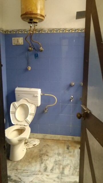 Bathroom in 3 BHK Builder Floor at Kishangarh – for Rent