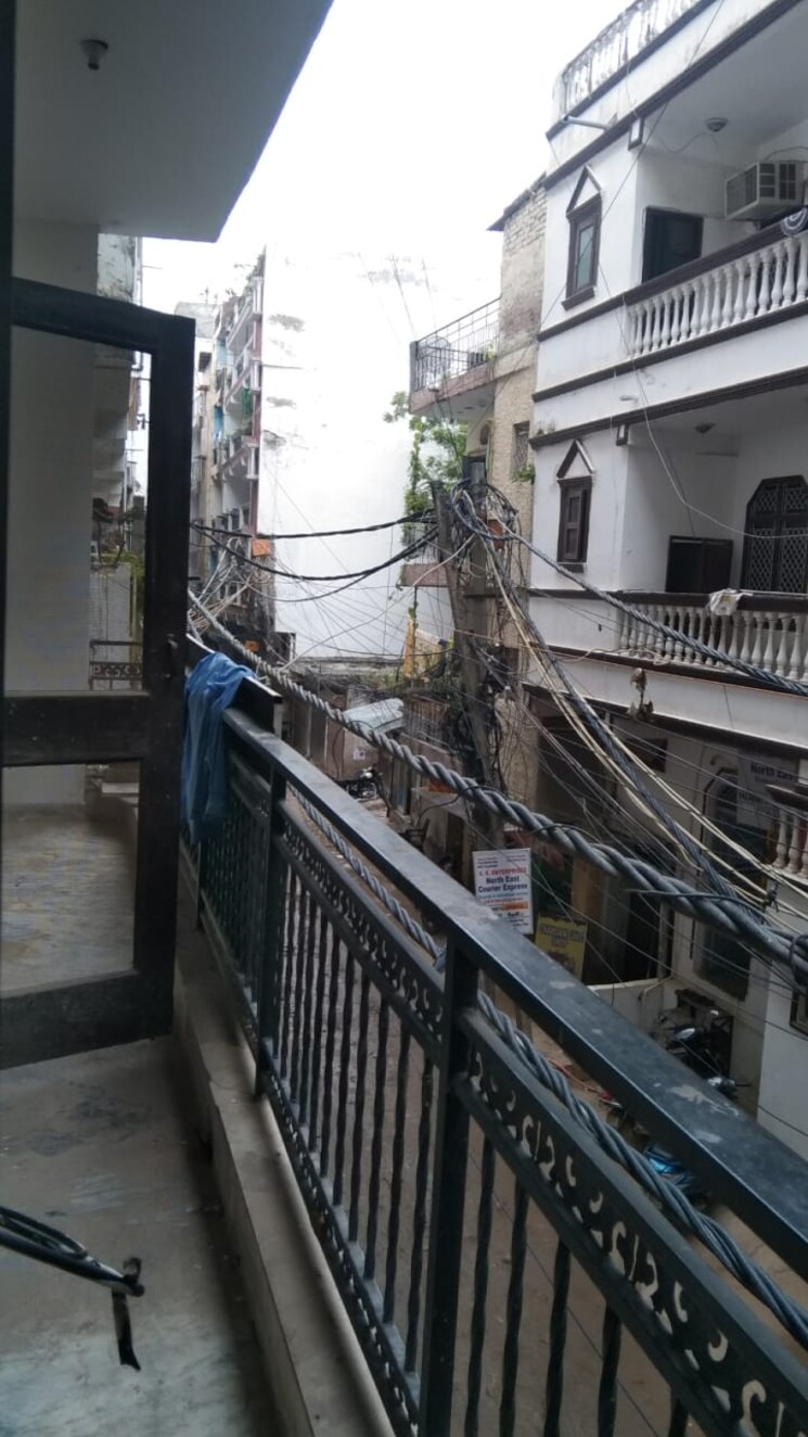 Balcony, kishangarh 3 Bedroom 1200 Sq.Ft. Builder Floor In Kishangarh Delhi 8989124