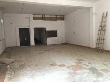 Room in  Office Space in IT/SEZ at Sector 64 – for Rent