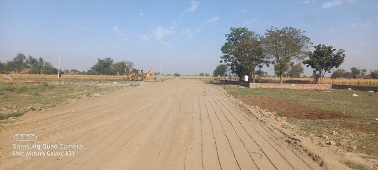 Other, noida central  100 Sq.Yd. Plot In Noida Central Noida 8989117