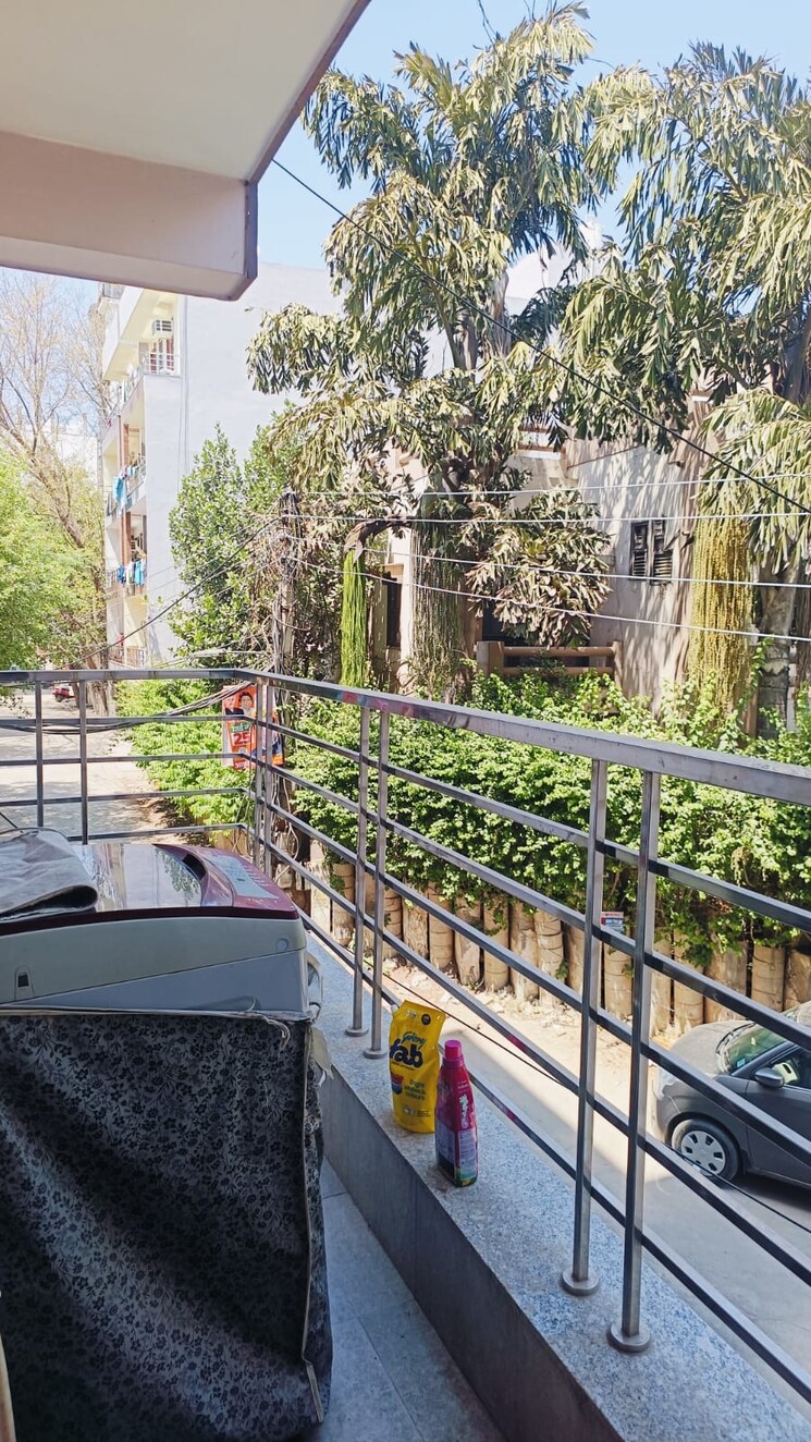 Balcony, sector 14 3 Bedroom 1600 Sq.Ft. Builder Floor In Sector 14 Gurgaon 8988320