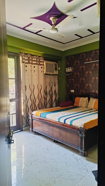 Bedroom in 3 BHK Builder Floor at Sector 14 – for Sale
