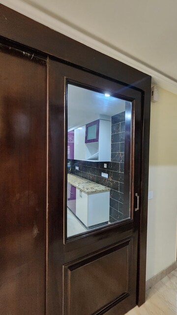 Room in 3 BHK Builder Floor at Patel Nagar – for Rent