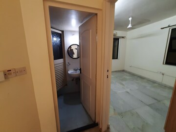 Room in 2 BHK Apartment at Hiranandani Garden Brentwood, Powai – for Rent