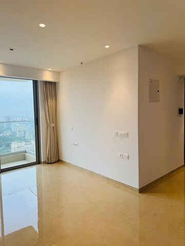 Master Bedroom in 2 BHK Apartment at Hiranandani Highland, Powai – for Rent