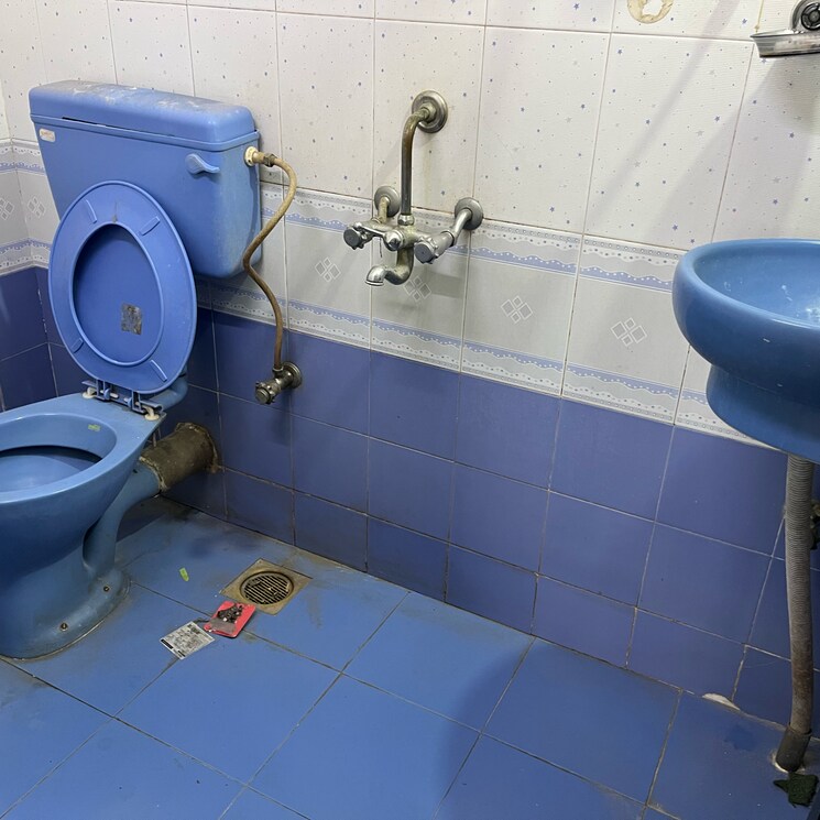 Bathroom, simaran-palace 2 Bedroom 850 Sq.Ft. Apartment In Sanpada Sector 1 Navi Mumbai 8989229