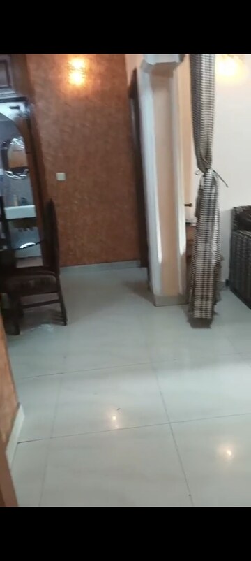  2 BHK Apartment at Mayur Vihar Phase 1 Extension – for Rent