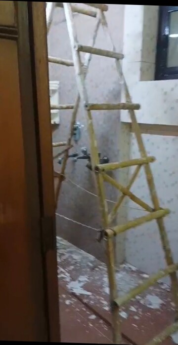  2 BHK Apartment at Mayur Vihar Phase 1 Extension – for Rent