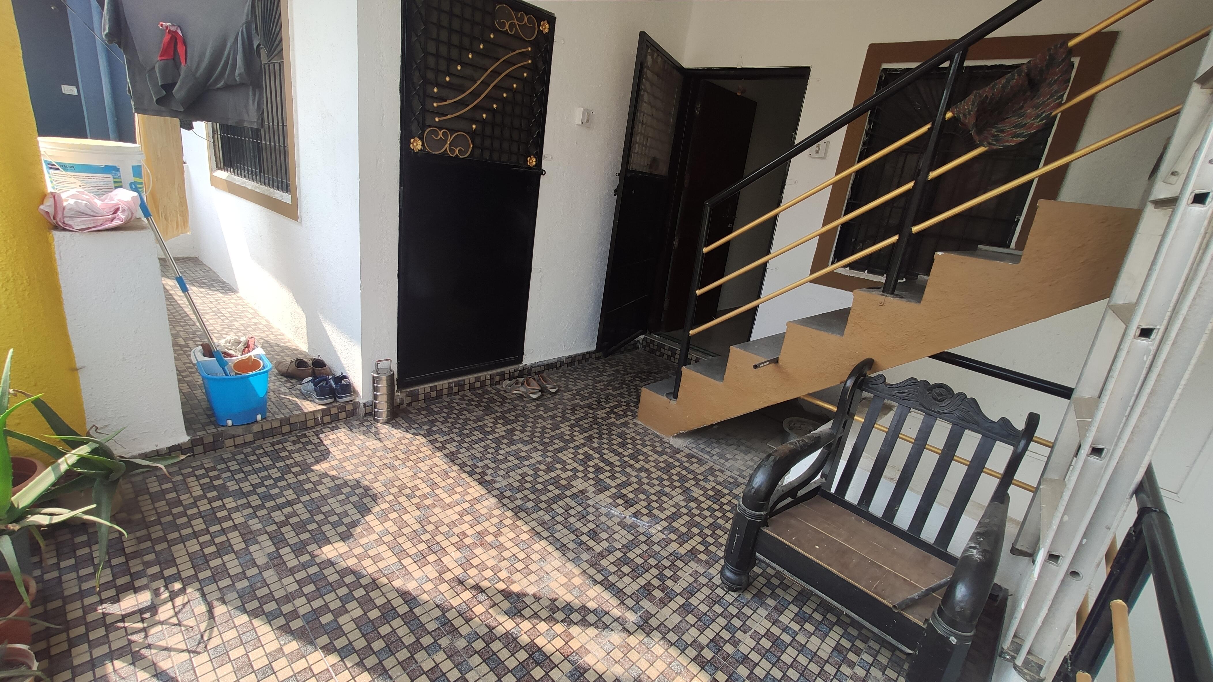 1 BHK + Extra Room Apartment For Rent in Ok Laundry, Tulaja Bhawan