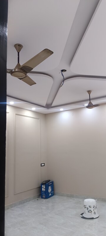 Furnished Amenities in 2 BHK Builder Floor at Ashok Nagar – for Rent