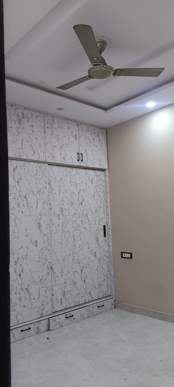 Room in 2 BHK Builder Floor at Ashok Nagar – for Rent