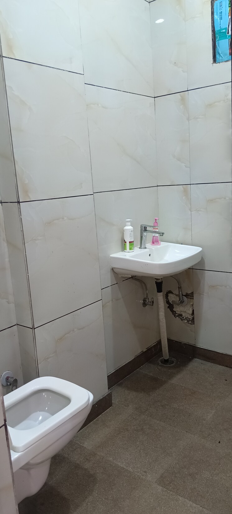 Bathroom, ashok nagar 2 Bedroom 900 Sq.Ft. Builder Floor In Ashok Nagar Delhi 8989274