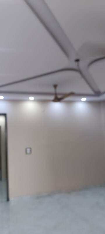 Furnished Amenities in 2 BHK Builder Floor at Ashok Nagar – for Rent