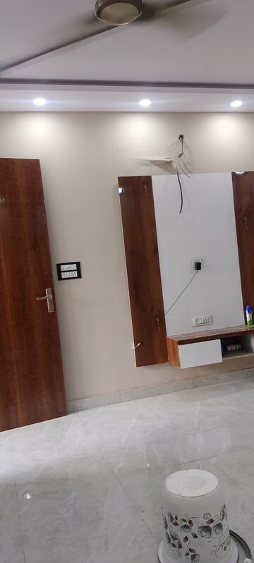 Furnished Amenities in 2 BHK Builder Floor at Ashok Nagar – for Rent